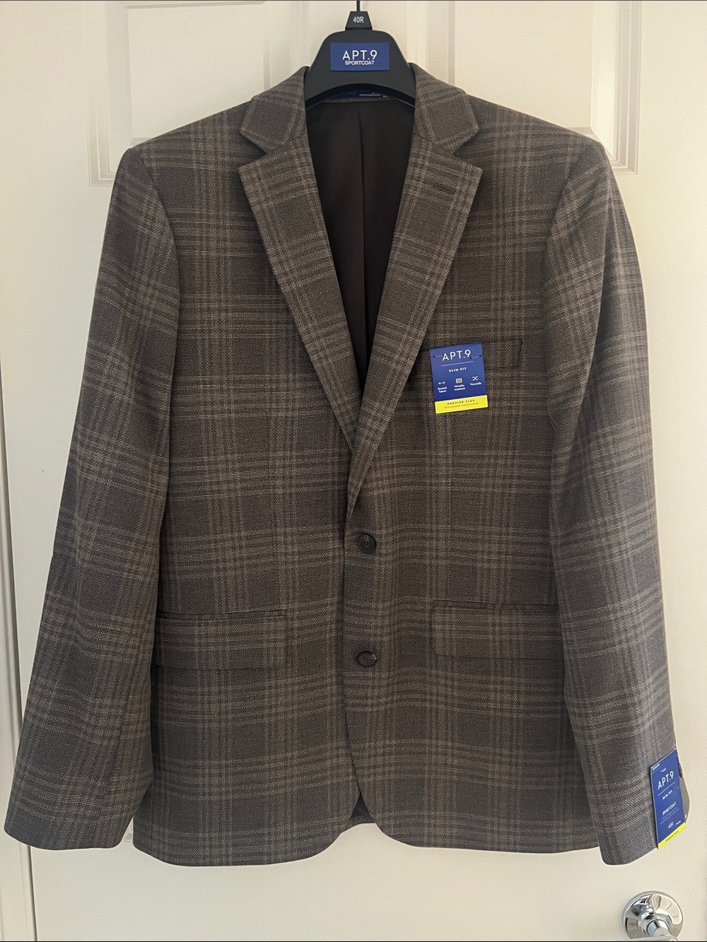 Offers welcome- APT. 9 Men's Brown Plaid Two-Button Blazer / Sport Coat Size 40